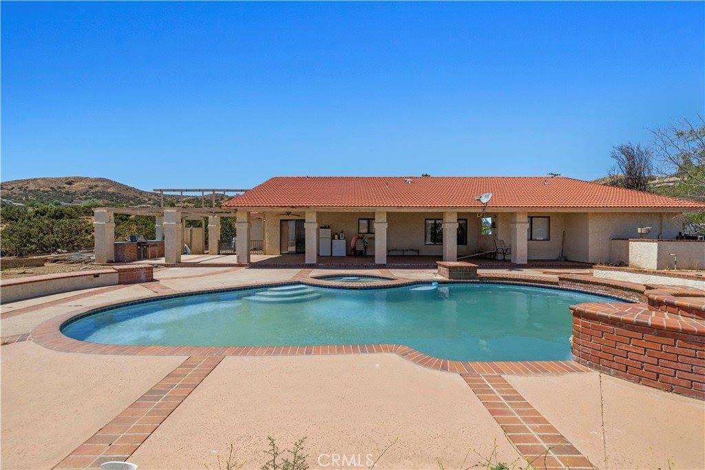 6324 Quail Road, Agua Dulce, CA 91390