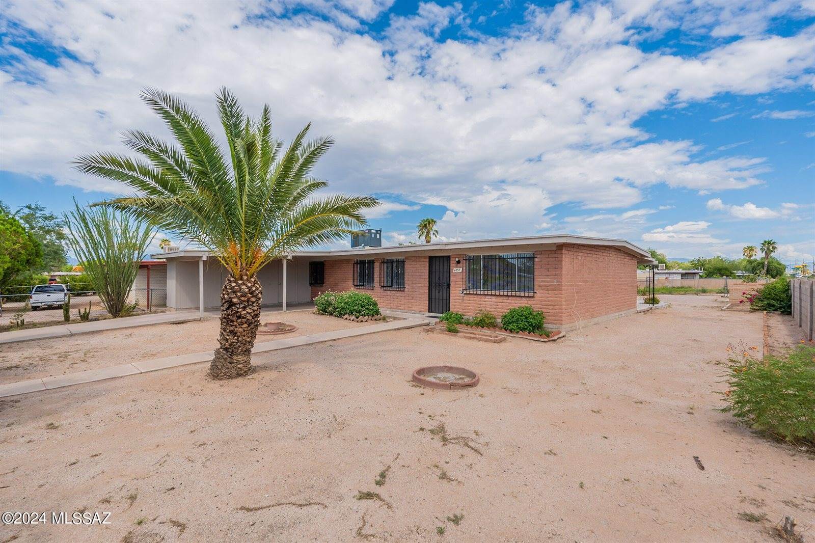 4857 S Calle Pilar, Tucson, AZ 85714