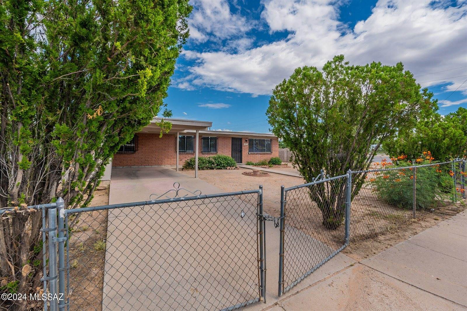 4857 S Calle Pilar, Tucson, AZ 85714