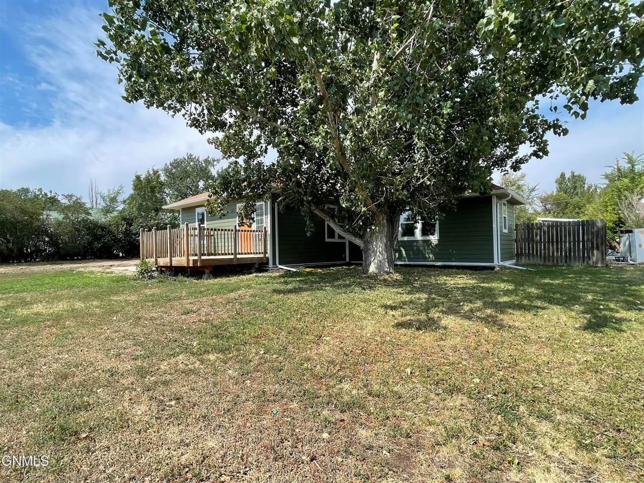 509 4th Street, Fairview, MT 59221