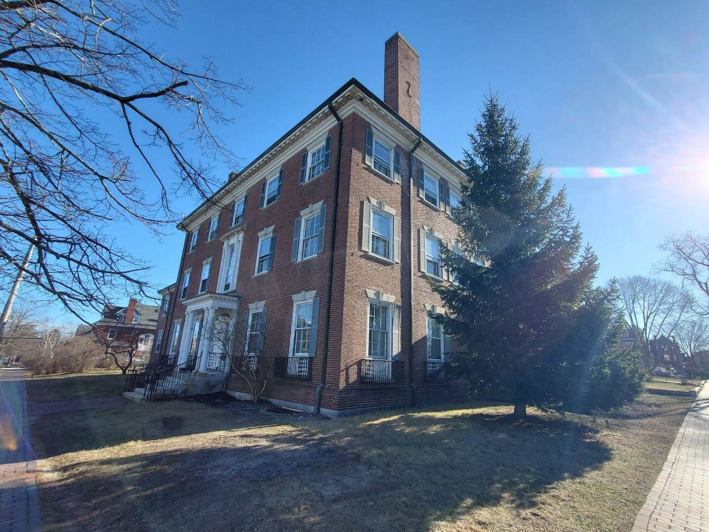 112 West Street, Portland, ME 04102