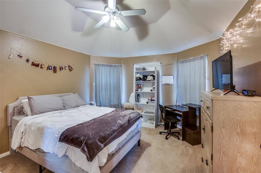 207 Moses Drive, Glenn Heights, TX 75154