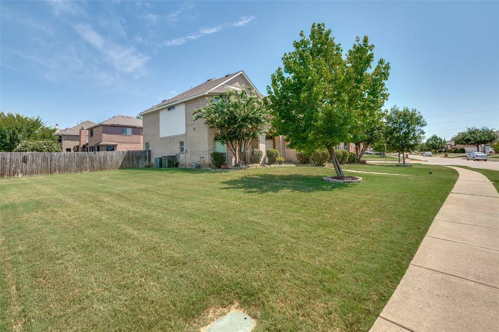 207 Moses Drive, Glenn Heights, TX 75154