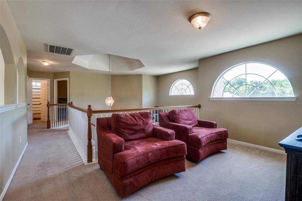 207 Moses Drive, Glenn Heights, TX 75154