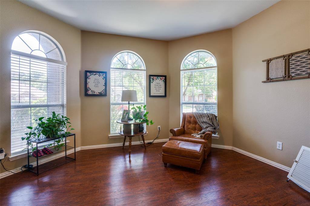 207 Moses Drive, Glenn Heights, TX 75154