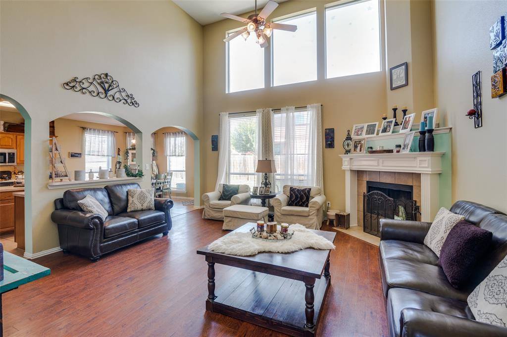 207 Moses Drive, Glenn Heights, TX 75154