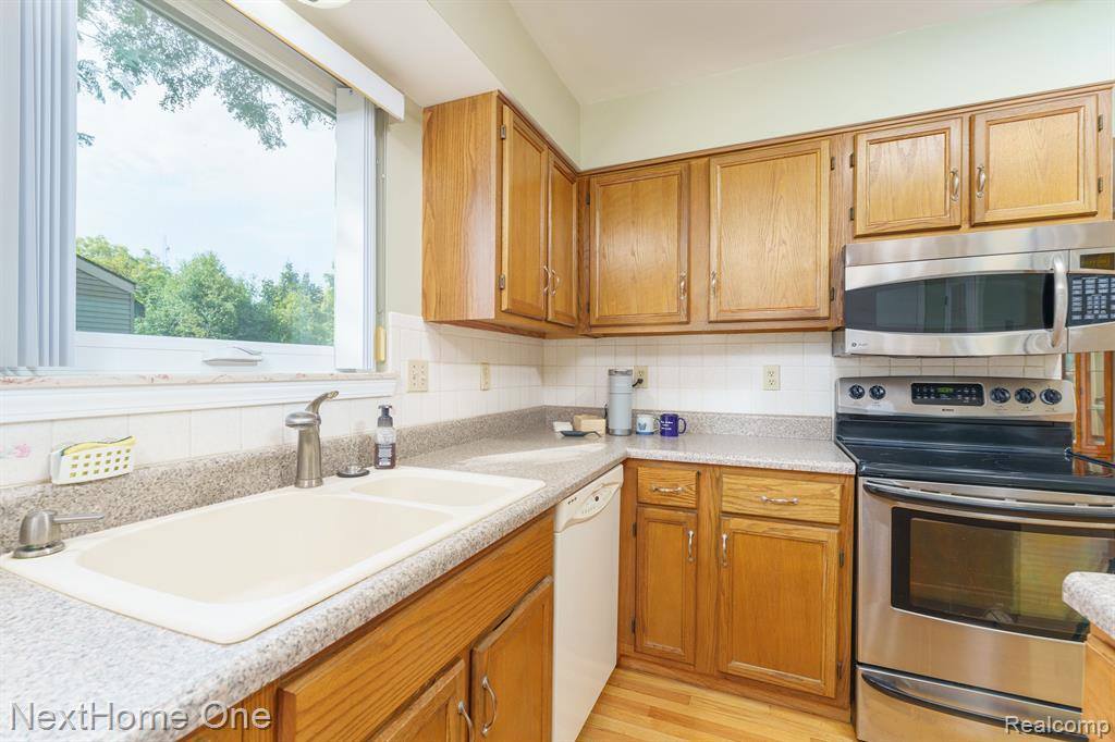 19381 Cardene Way, Northville Township, MI 48167