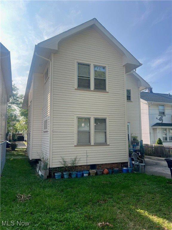 1605 Larchmont Avenue, Lakewood, OH 44107