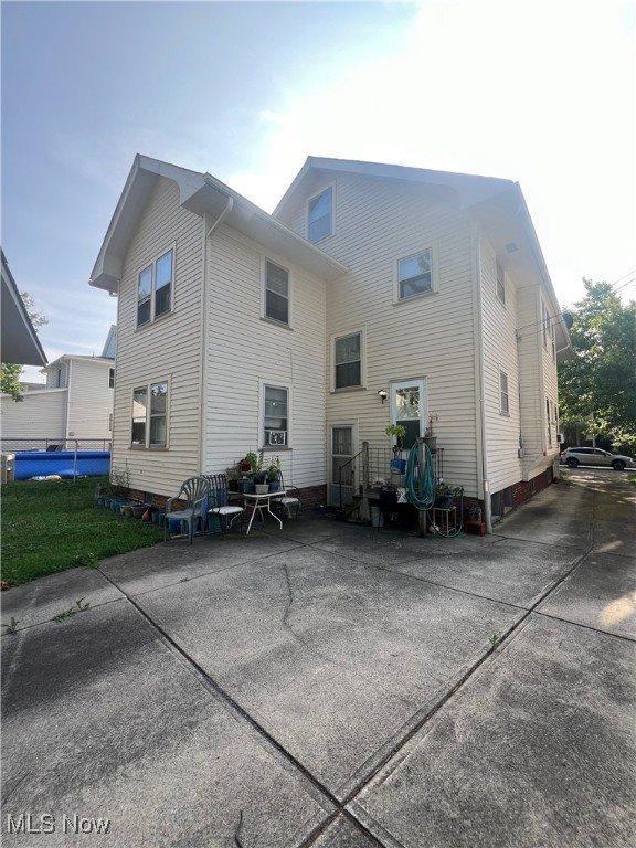 1605 Larchmont Avenue, Lakewood, OH 44107