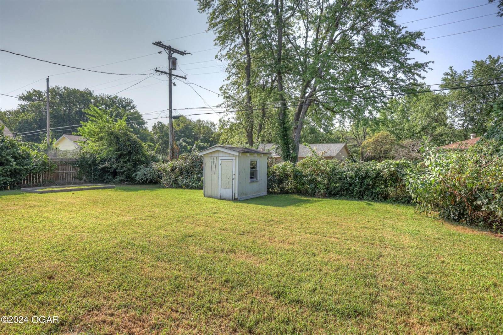 2114 East Laurel Street, Joplin, MO 64801