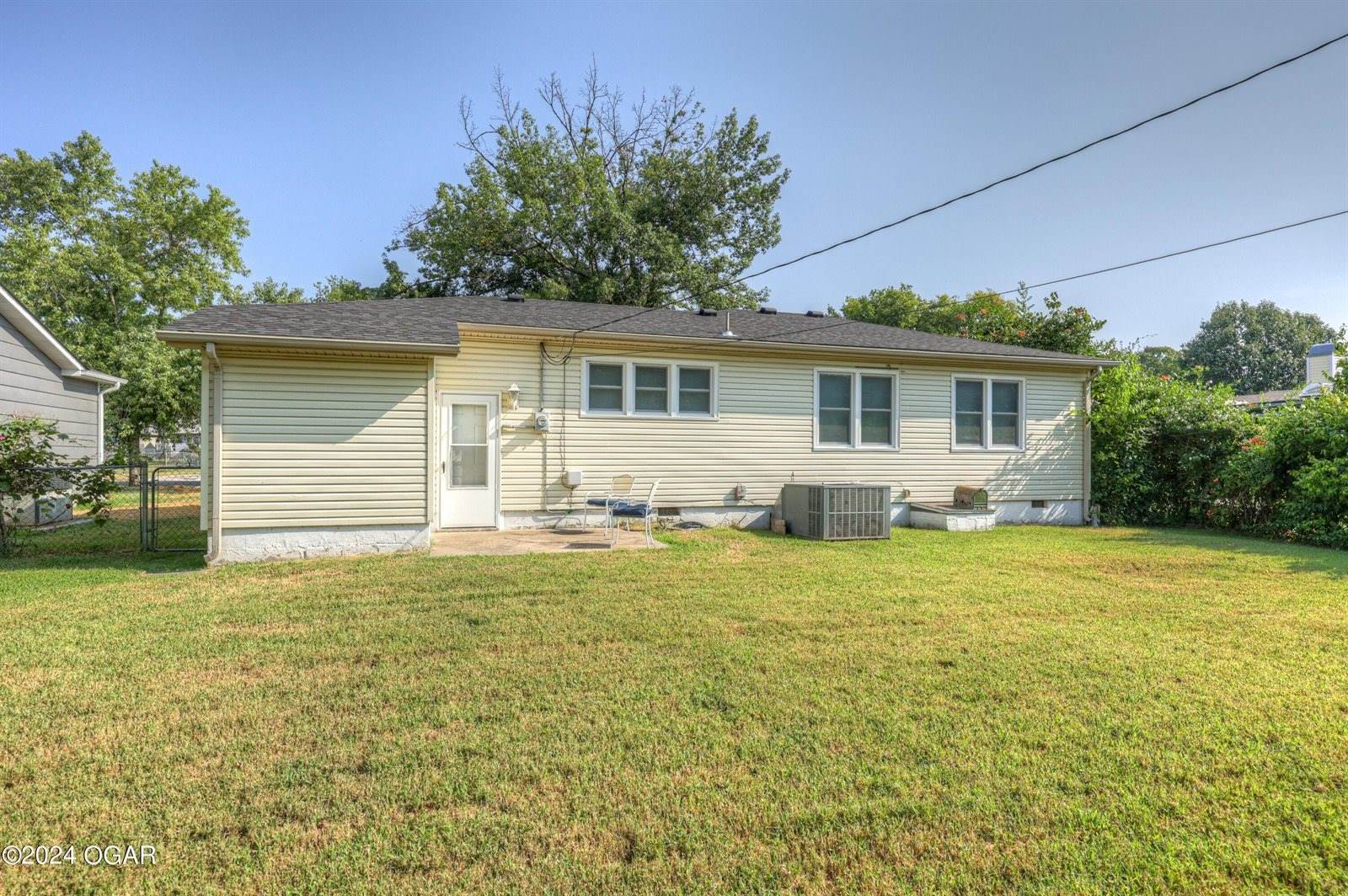 2114 East Laurel Street, Joplin, MO 64801