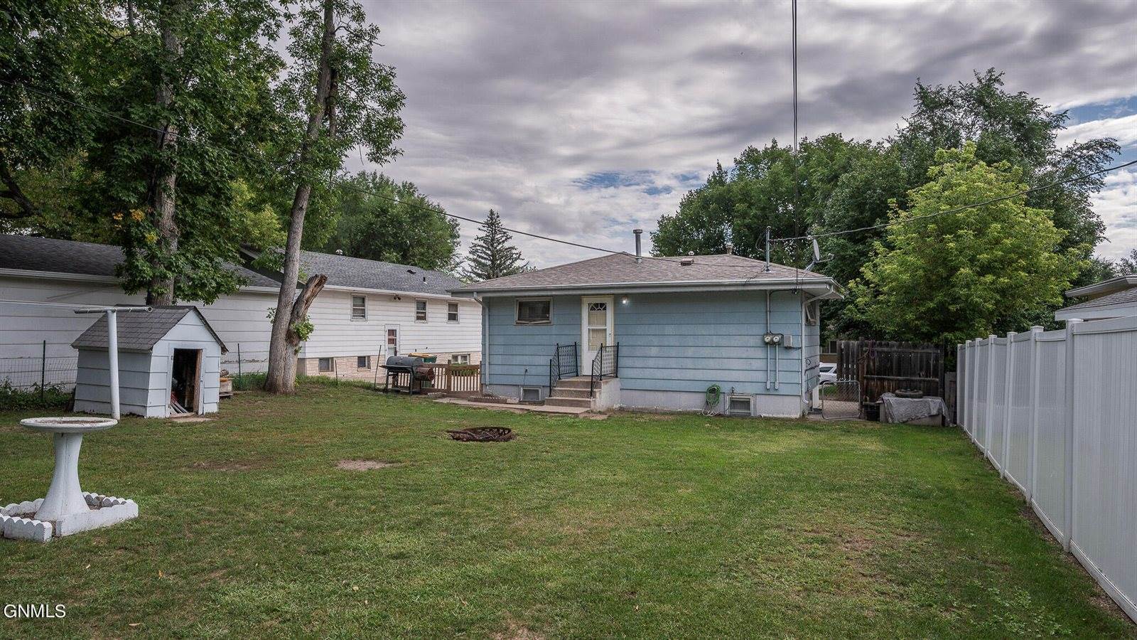 704 N 18th Street, Bismarck, ND 58501