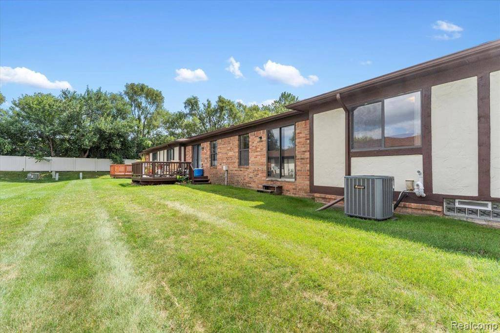 5437 Princeton, Warren, MI 48091