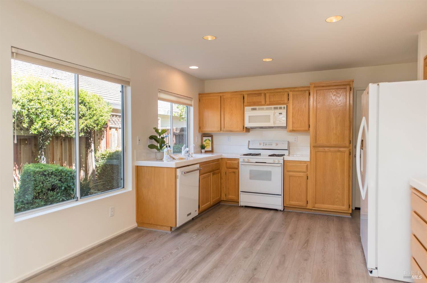 2105 Fairfax Place, Santa Rosa, CA 95404