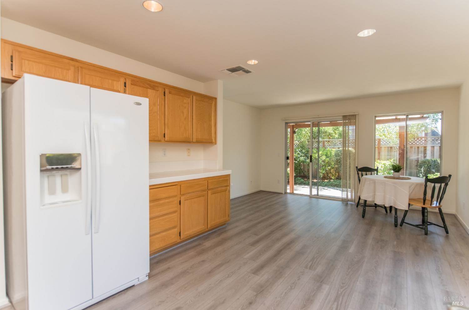 2105 Fairfax Place, Santa Rosa, CA 95404