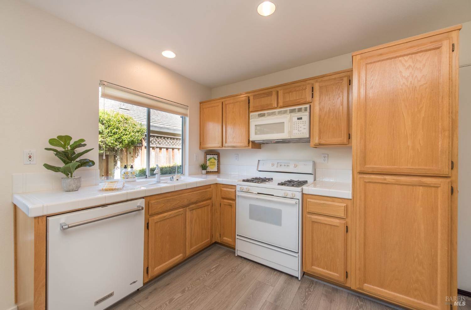 2105 Fairfax Place, Santa Rosa, CA 95404