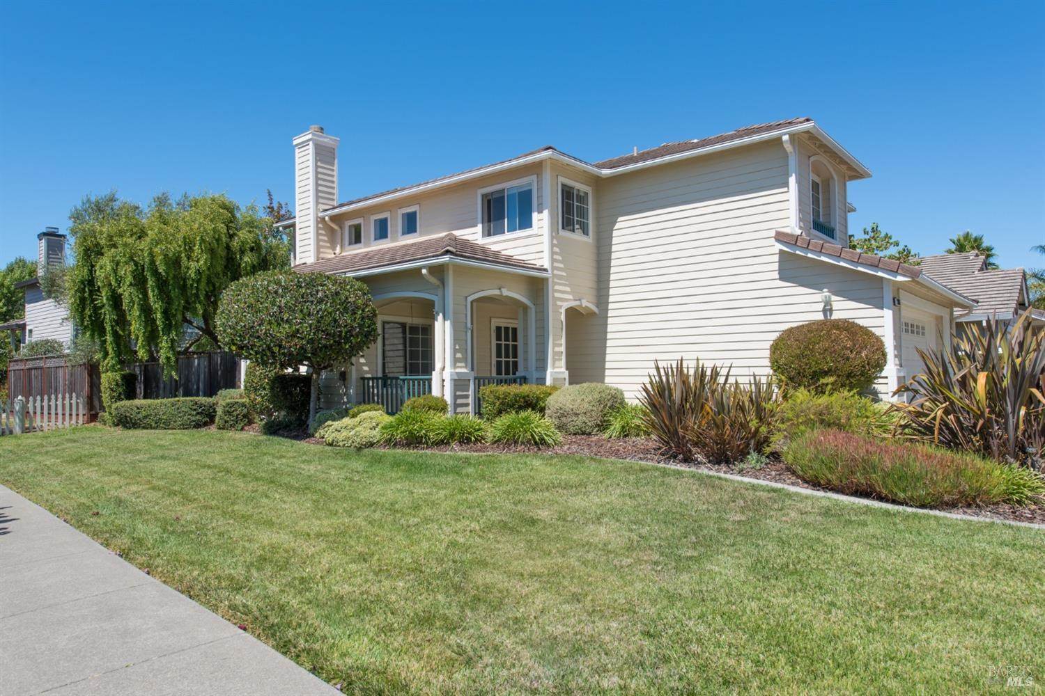 2105 Fairfax Place, Santa Rosa, CA 95404