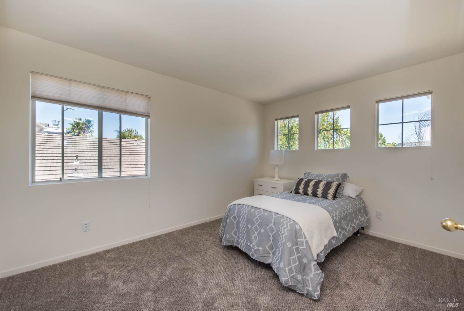 2105 Fairfax Place, Santa Rosa, CA 95404