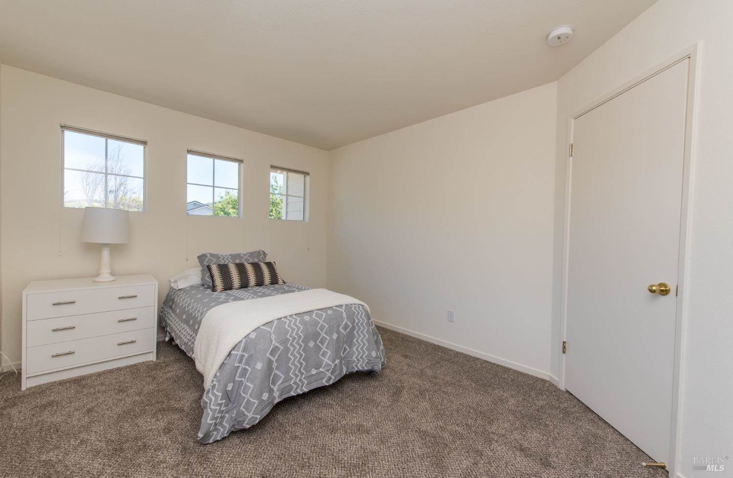 2105 Fairfax Place, Santa Rosa, CA 95404