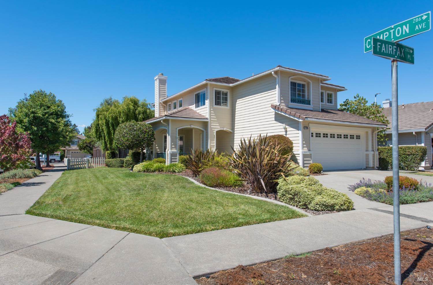 2105 Fairfax Place, Santa Rosa, CA 95404