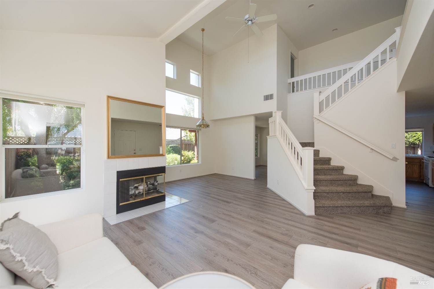 2105 Fairfax Place, Santa Rosa, CA 95404