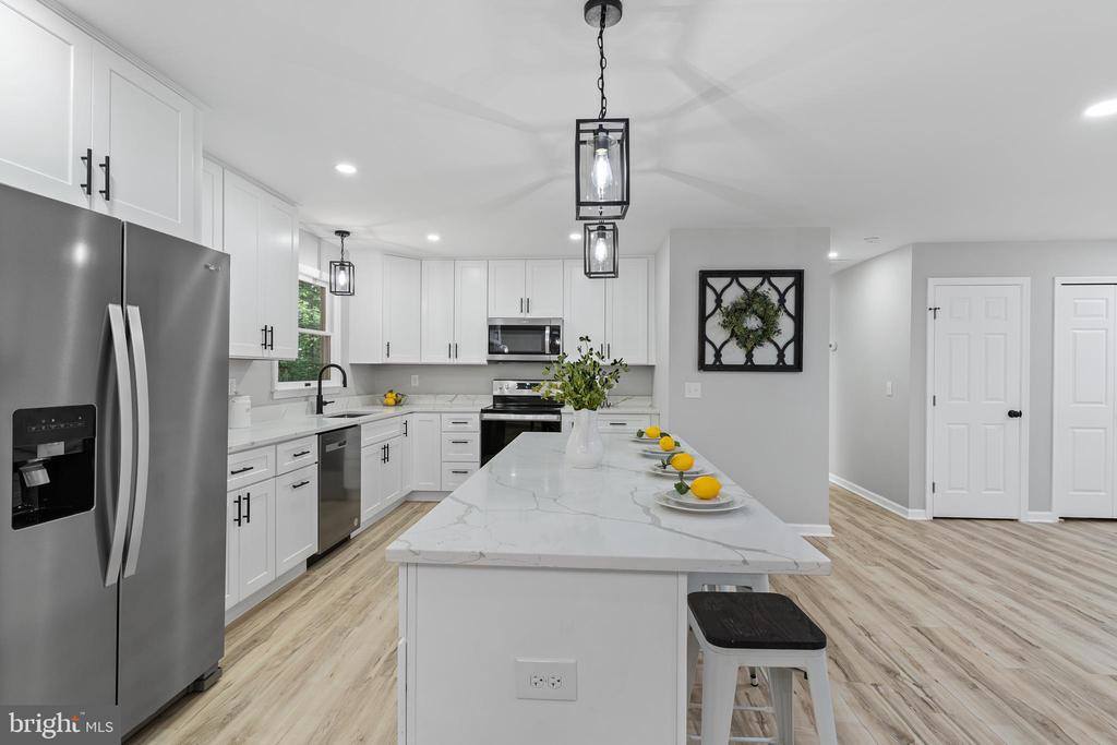 43560 Little Cliffs Road, Hollywood, MD 20636