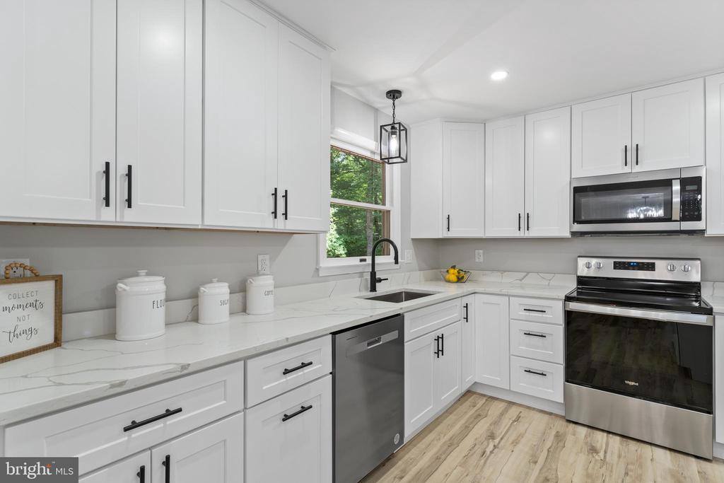 43560 Little Cliffs Road, Hollywood, MD 20636