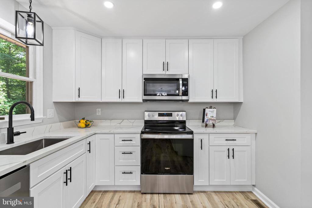 43560 Little Cliffs Road, Hollywood, MD 20636