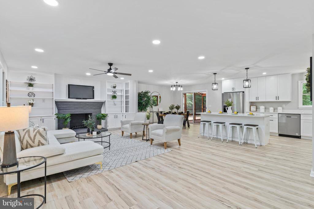 43560 Little Cliffs Road, Hollywood, MD 20636