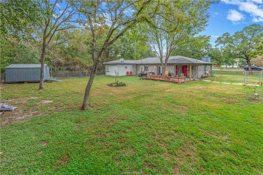 8402 Peach Tree Drive, Bryan, TX 77808