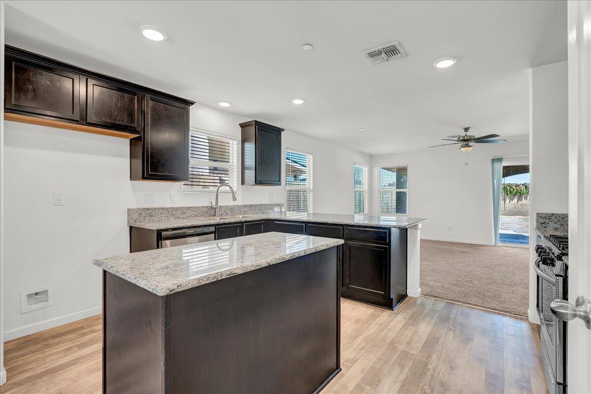 1712 North Arroyo, Visalia, CA 93292