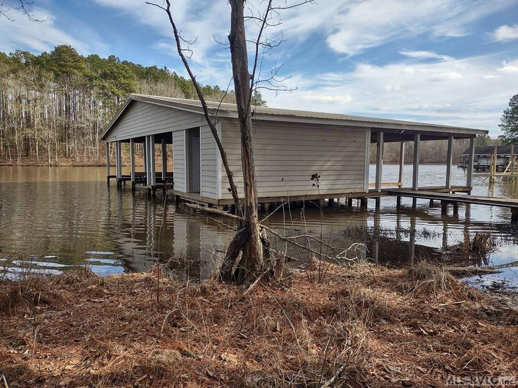 9 Birdsong Road, Ebony, VA 23845