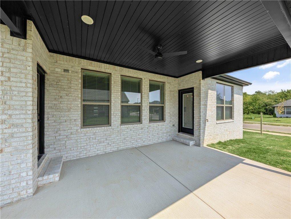 2011 Larry Lane, Bentonville, AR 72713