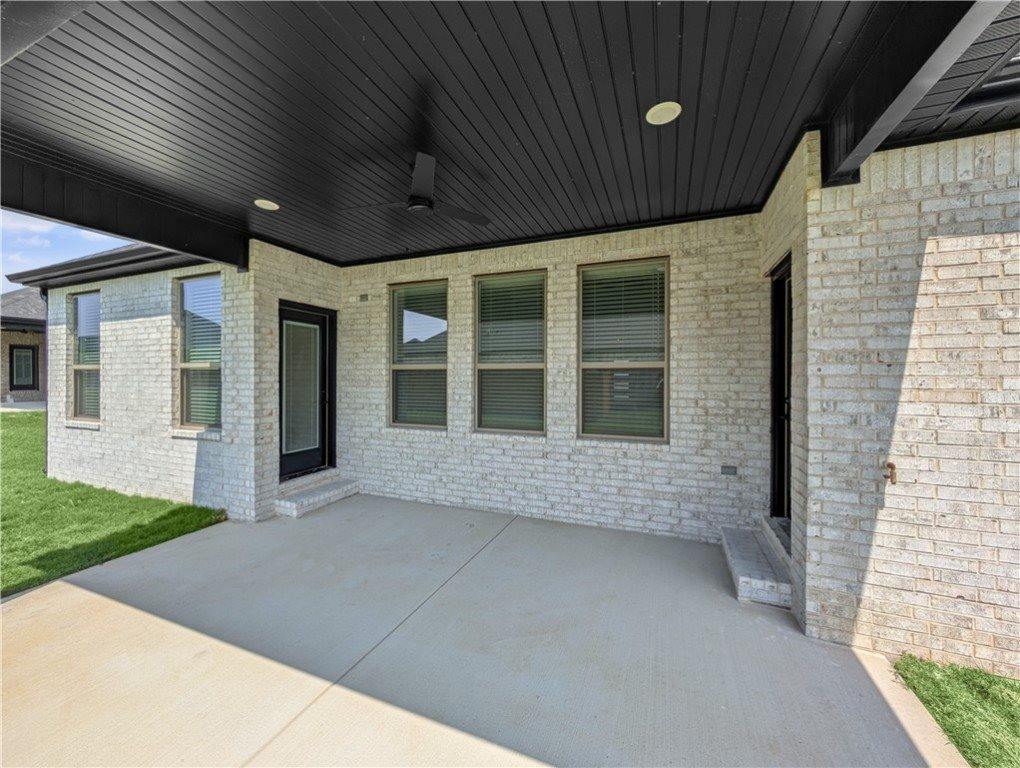 2011 Larry Lane, Bentonville, AR 72713