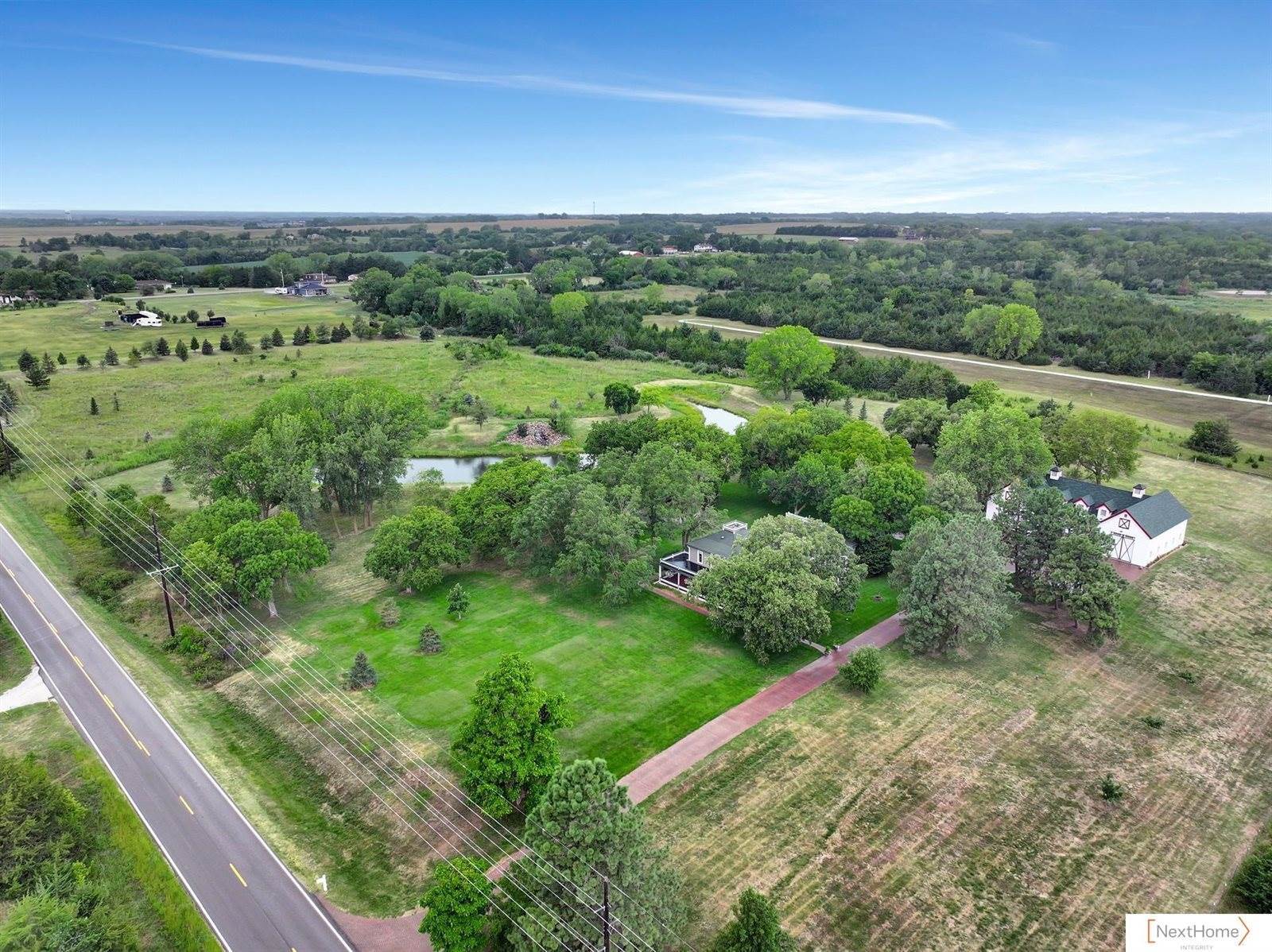 10000 Wagon Train Road, Hickman, NE 68372