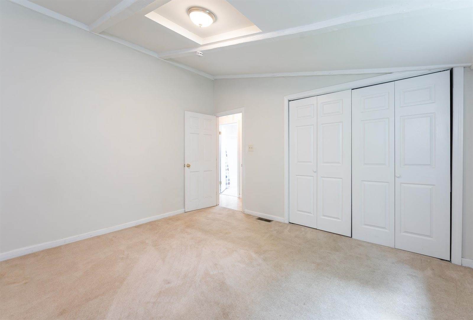 66 Chester Road, Derry, NH 03038