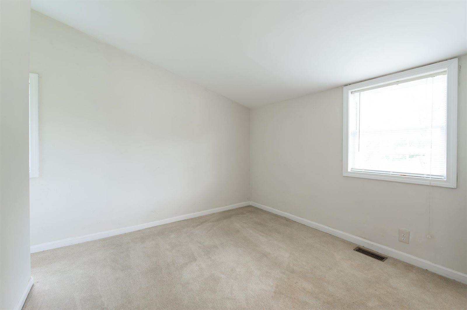 66 Chester Road, Derry, NH 03038