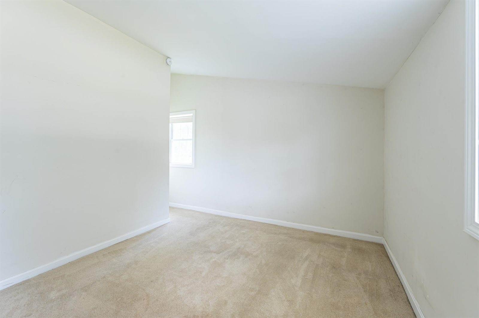 66 Chester Road, Derry, NH 03038