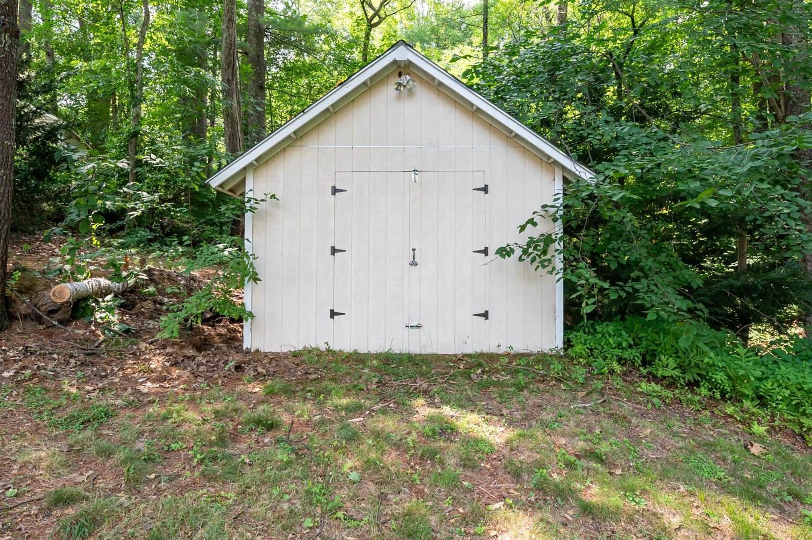 66 Chester Road, Derry, NH 03038