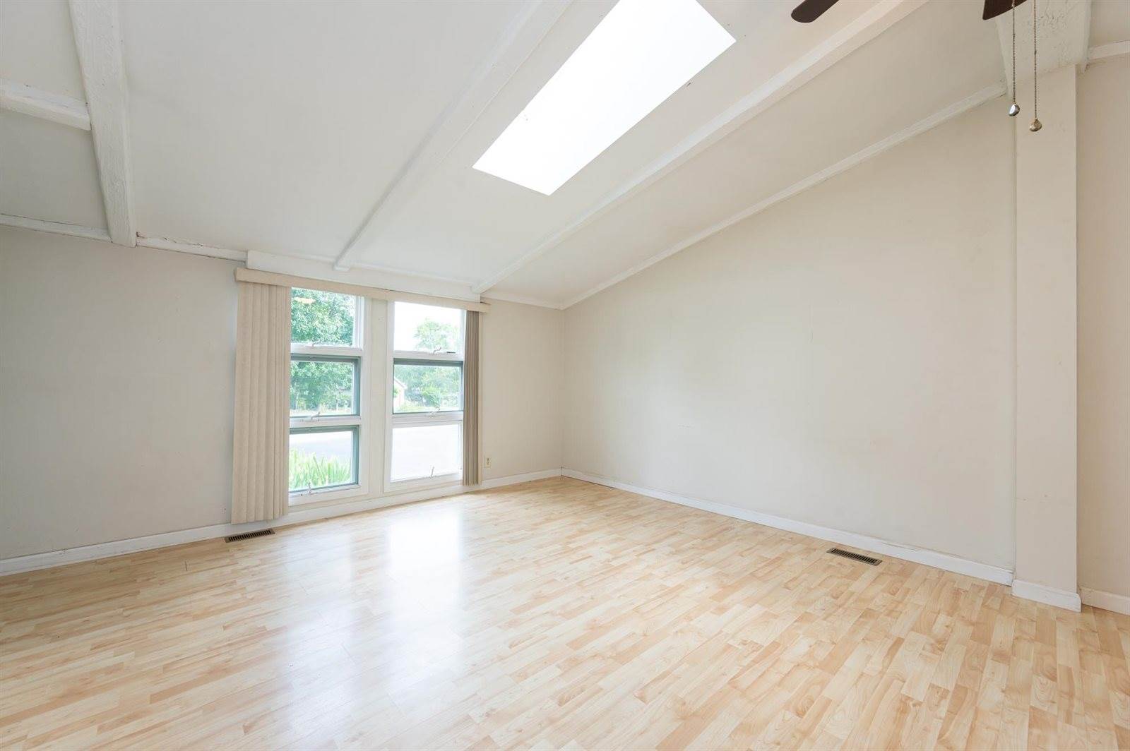 66 Chester Road, Derry, NH 03038