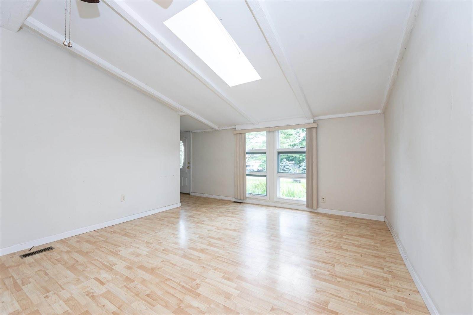 66 Chester Road, Derry, NH 03038