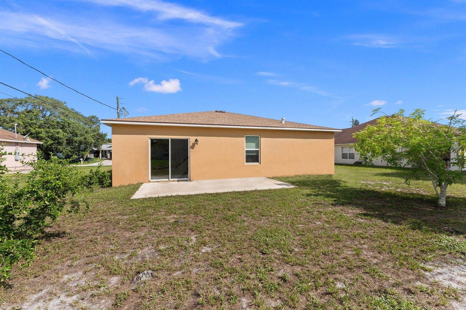 950 SW Longfellow Road, Port Saint Lucie, FL 34953