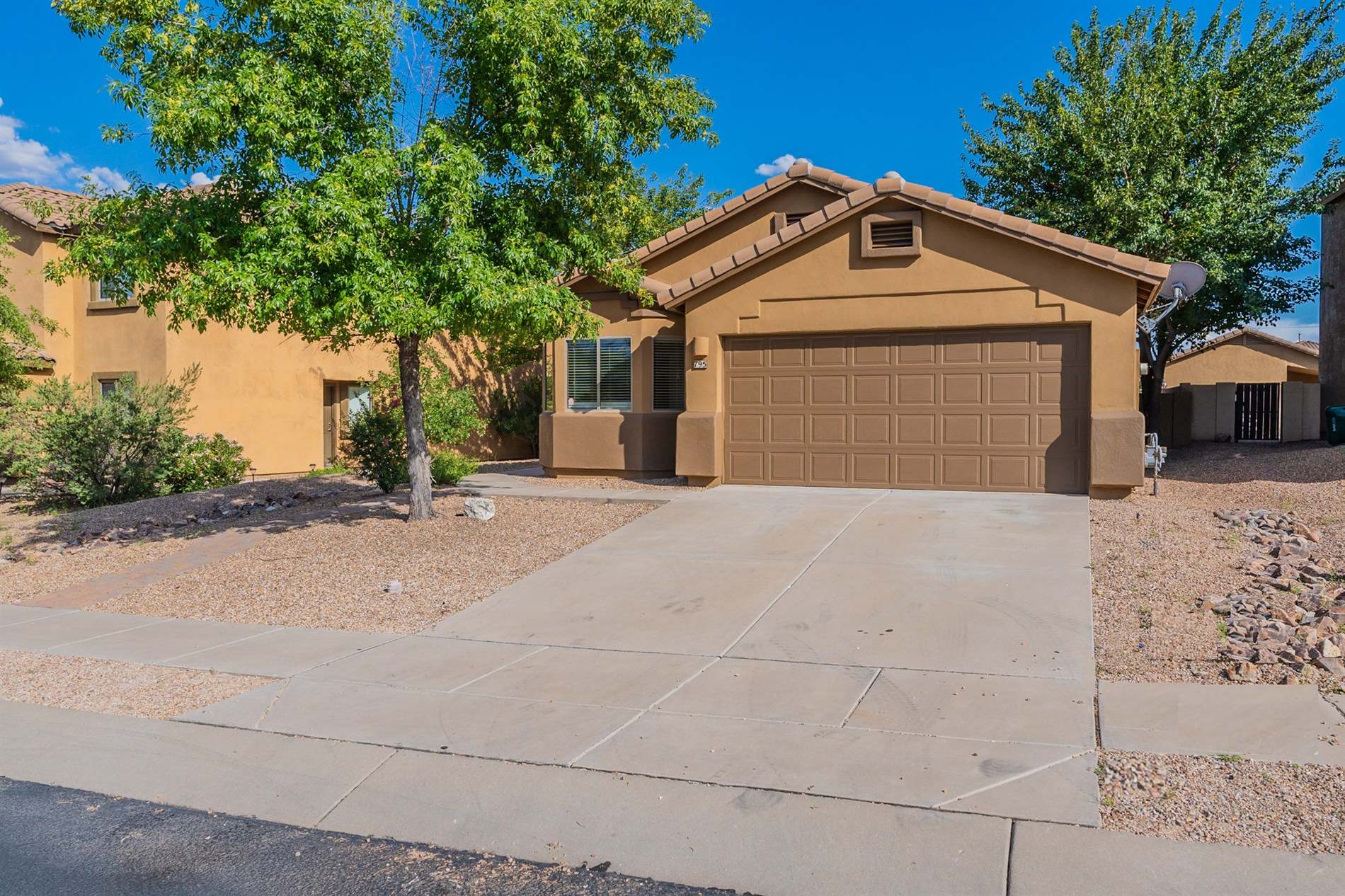 325 W Calle Ormino, Sahuarita, AZ 85629