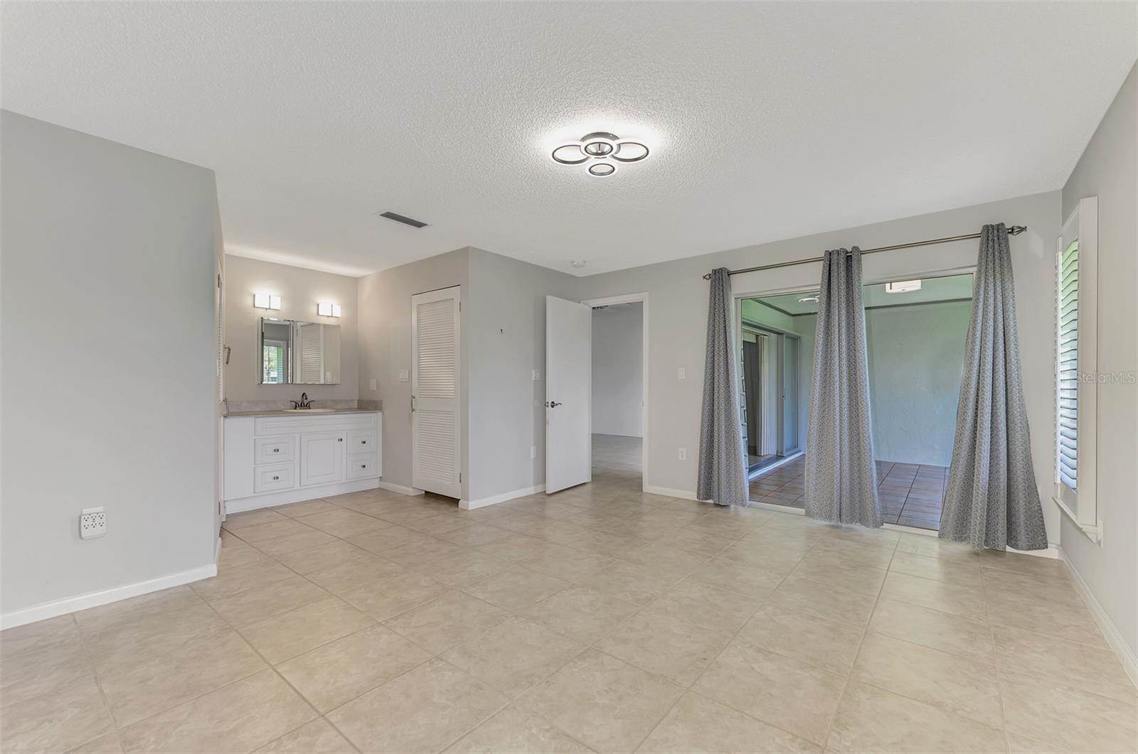 5537 Bountiful Drive, Sarasota, FL 34233