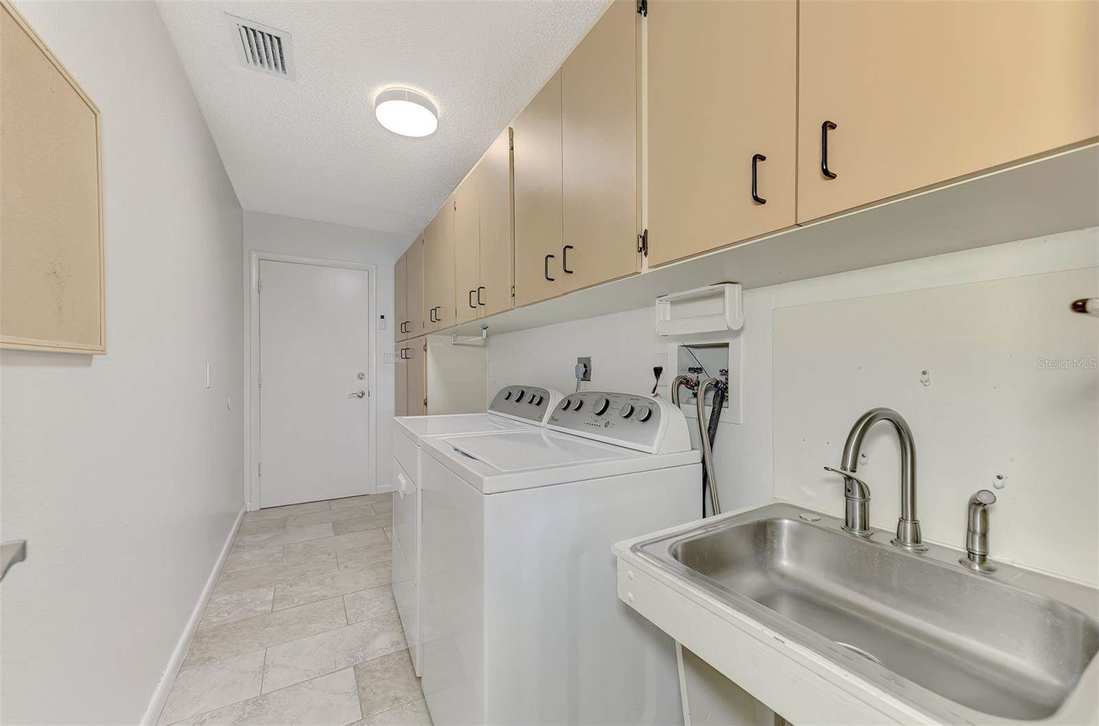 5537 Bountiful Drive, Sarasota, FL 34233