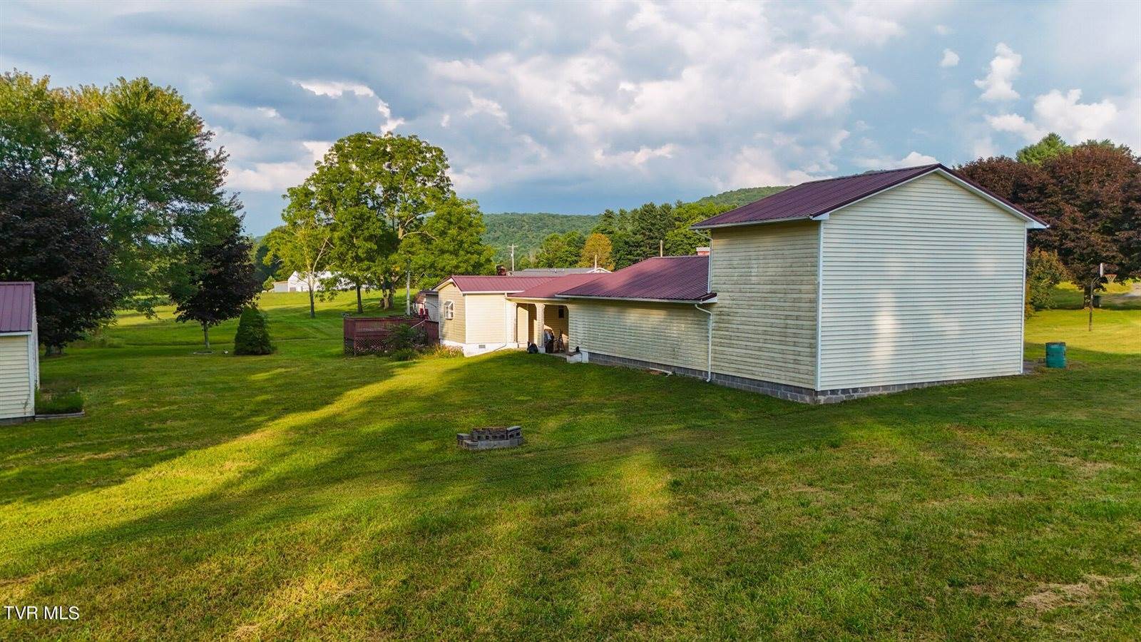 1861 Highway 133, Shady Valley, TN 37688