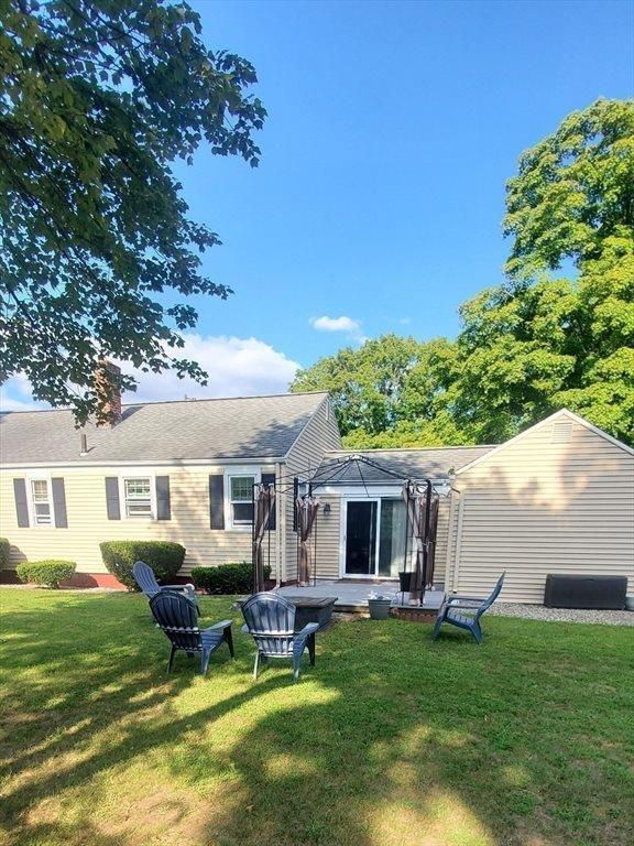 14 Brookside Circle, Springfield, MA 01129