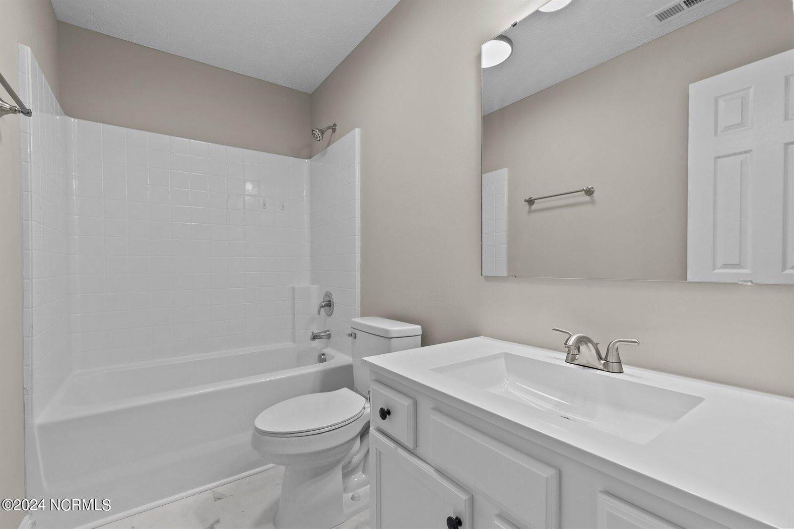 580 Copper Creek Drive, Raeford, NC 28376