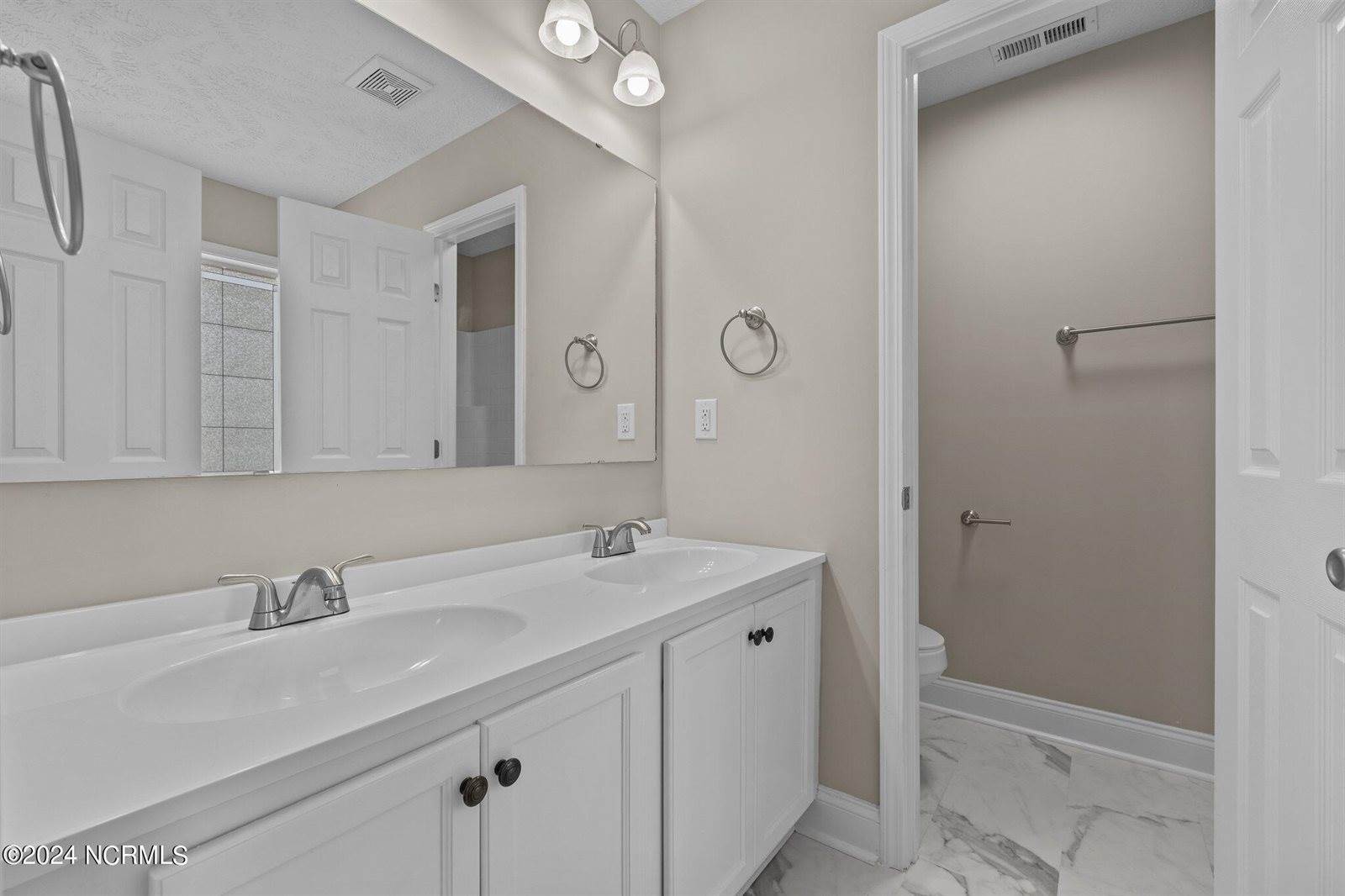 580 Copper Creek Drive, Raeford, NC 28376