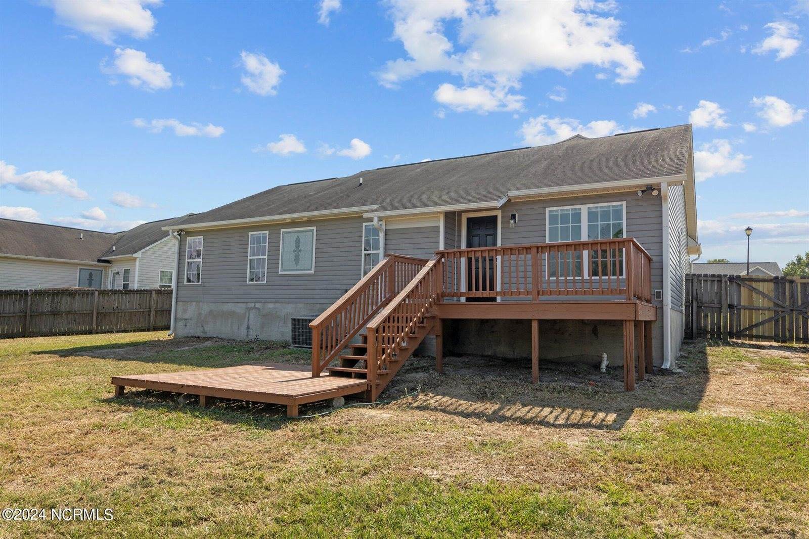 580 Copper Creek Drive, Raeford, NC 28376